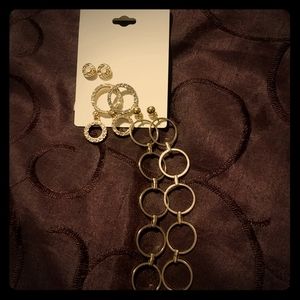 Earrings Gold & Rhinestone